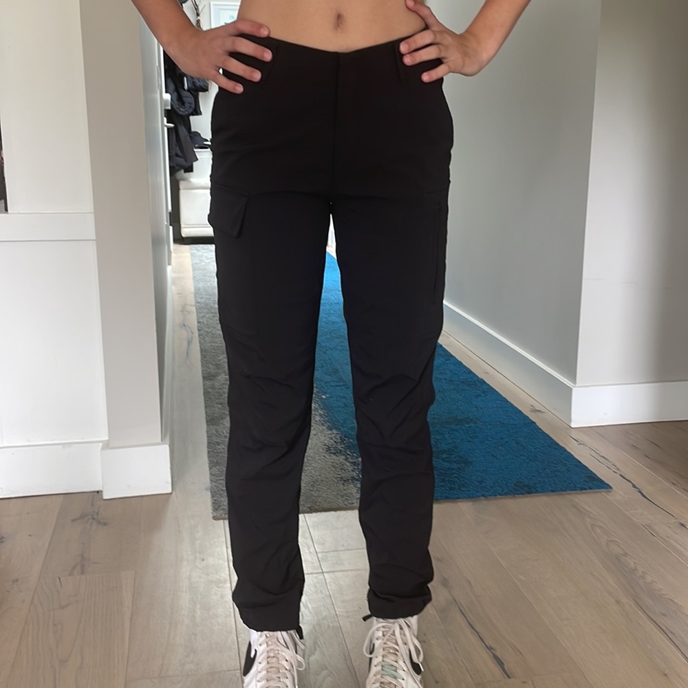 Athleta “Trekkie Utility “cargo pant, black, size 0.
